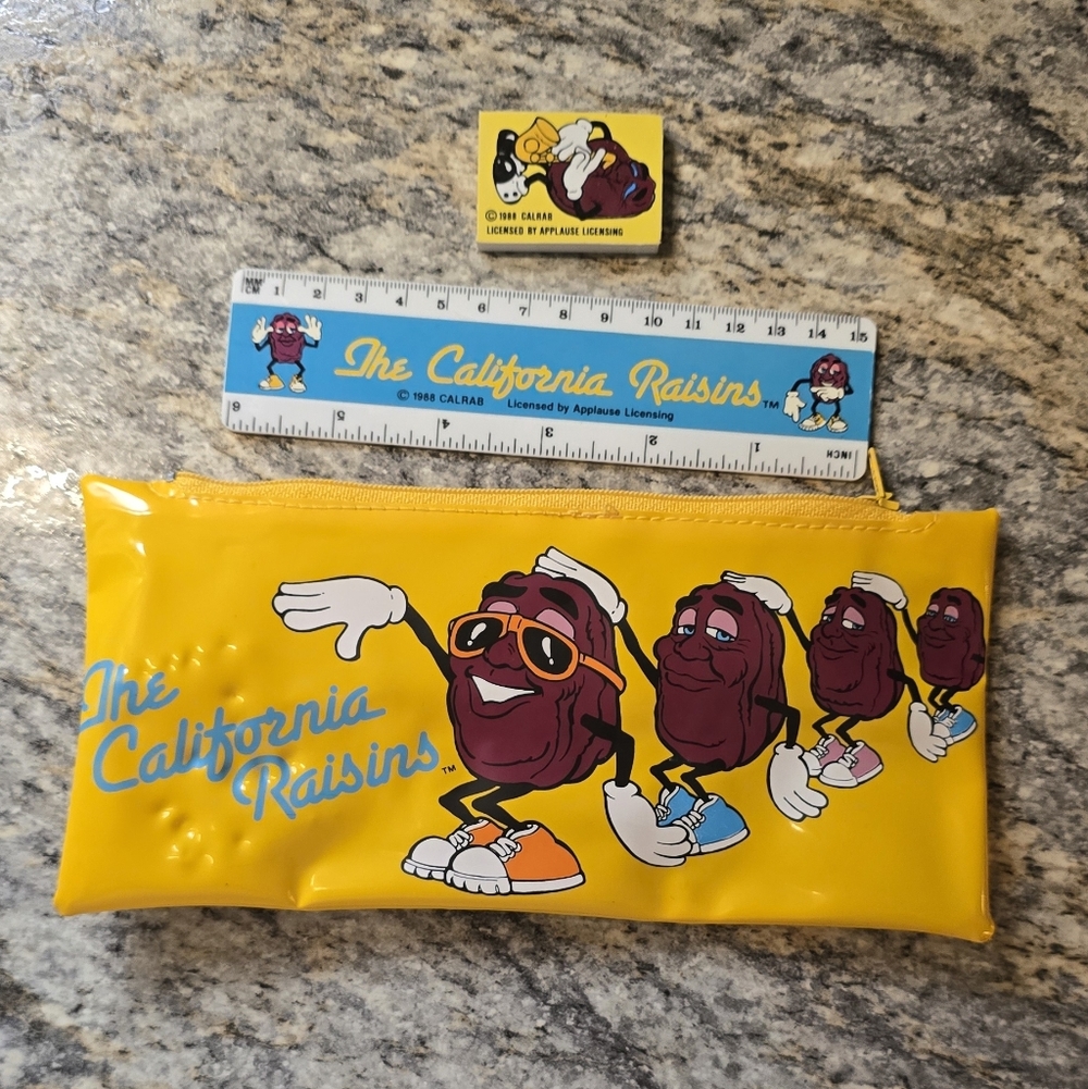Vintage The California Raisins 1988 Zip Top Pencil Pouch With Ruler Eraser